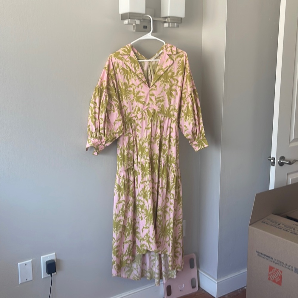 Diane Von Furstenberg palm tree v neck dress size Small New without tag